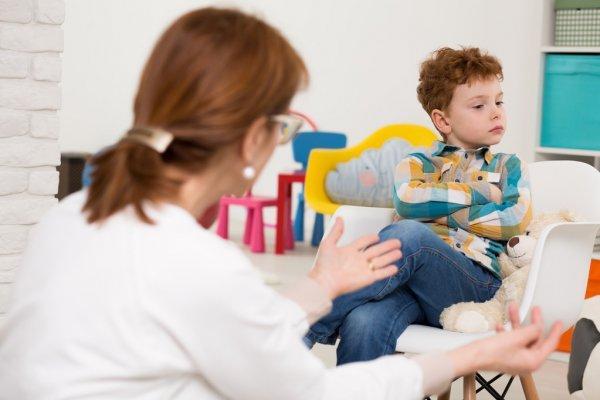 تعديل سلوك الطفل: كيف نتعامل مع السلوك السيء وأسبابه الجذرية